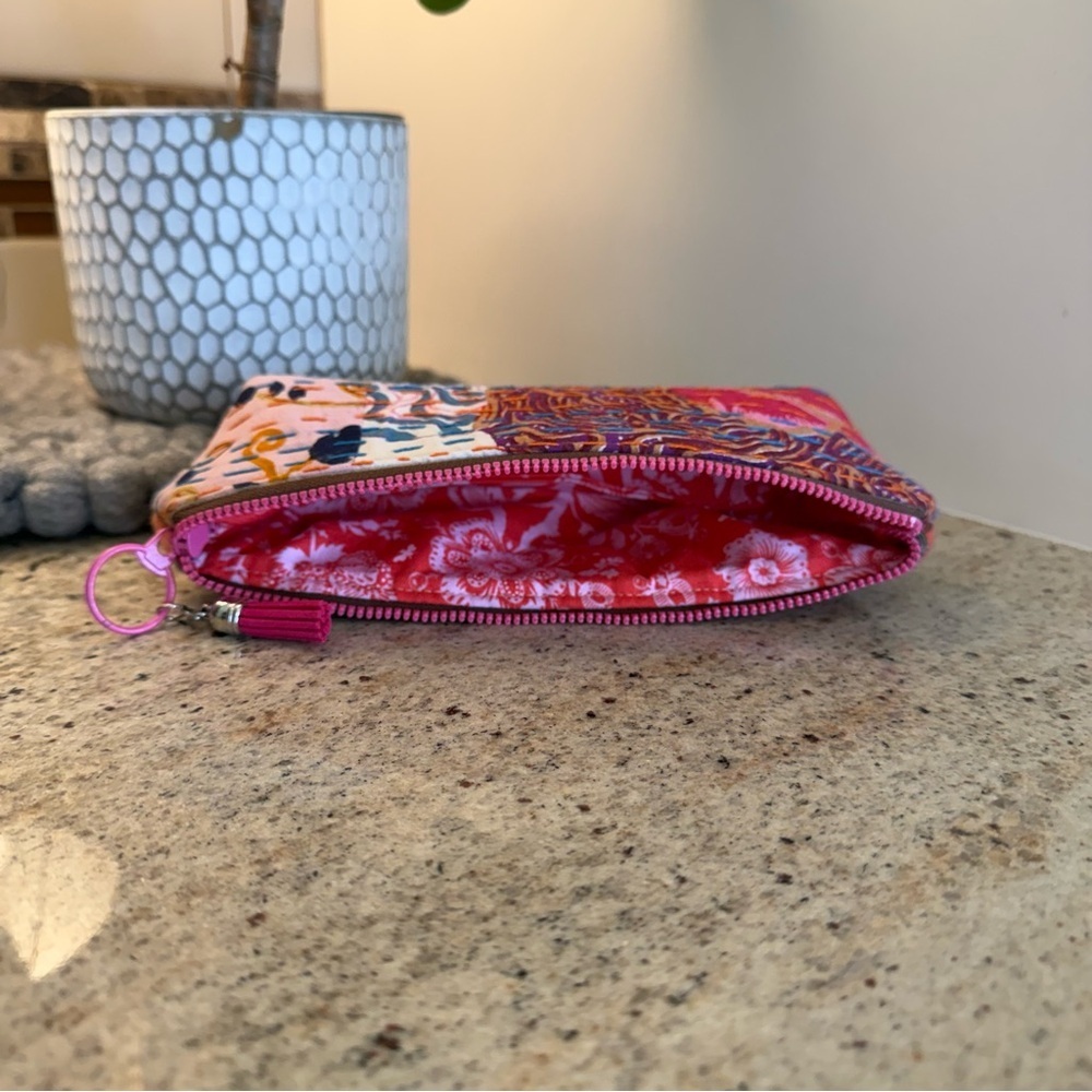 Small Zip Quilted Pouch Cosmetic Bag - Picture 3 of 5
